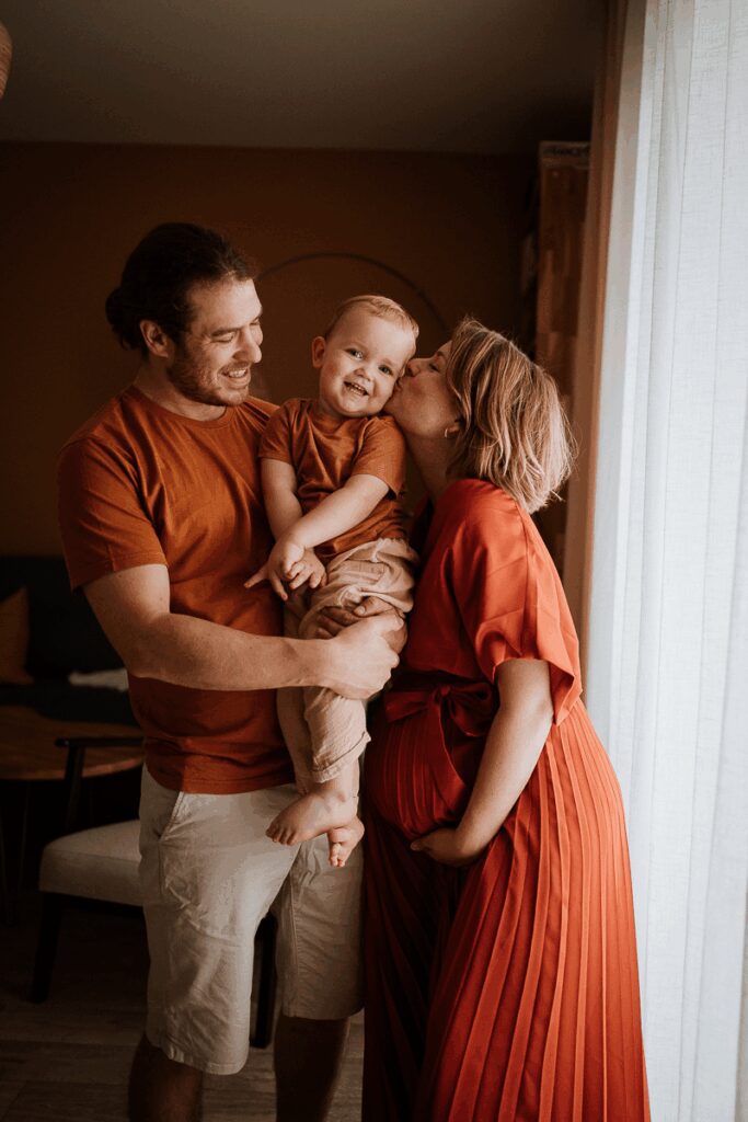 Photographe grossesse Famille Rennes Ille et Vilaine Bretagne Loire atlantique Mayenne Maternité Future maman ventre rond